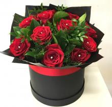 12 Red roses in a Box